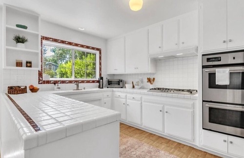 Woodland Hills House | Stylish 4BR Home in Los Angeles , Office + Central A/C + Patio, Monthly Rental
