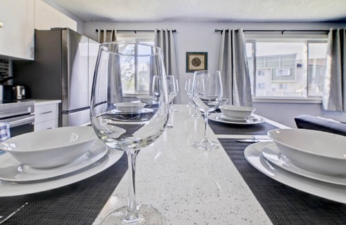 Calgary House | Stylish 4BR | Perfect for Groups
