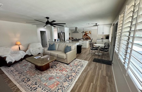Tempe House | Stylish 4BR Pool Oasis,ASU,Spring Training! Old Town Scottsdale 10 minutes away.