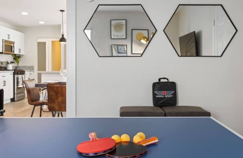 North Las Vegas House | Stylish 5BD Home w/Ping Pong and Billiard Table!