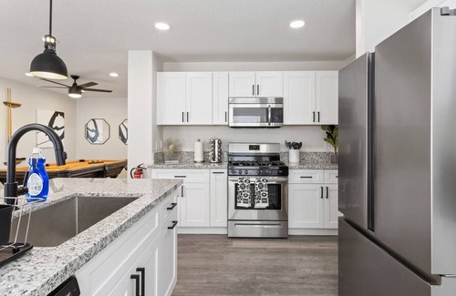 North Las Vegas House | Stylish 5BD Home w/Ping Pong and Billiard Table!