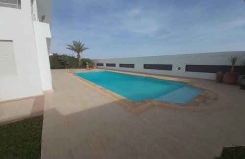 Cite Charaf Villa | Stylish 6 BRs Villa with pool H62050