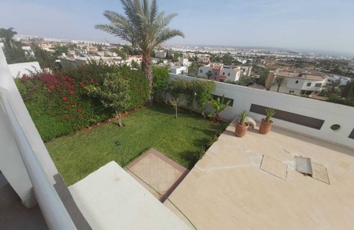 Cite Charaf Villa | Stylish 6 BRs Villa with pool H62050