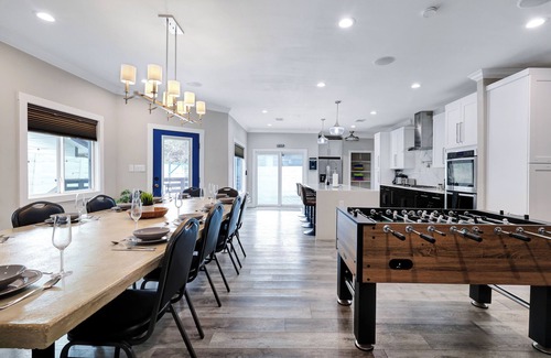 Five Points House | Stylish 6BR/5BA, DT, Hot Tub, Games, Sleeps 20+