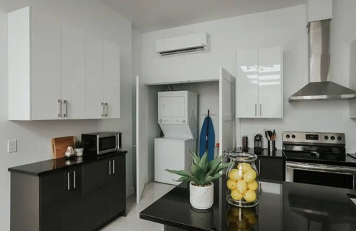 La Petite-Patrie Apartment | Stylish and bright 2bdr near St-Hubert Plaza