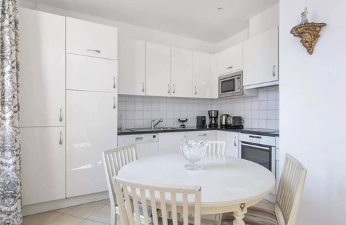 Notre-Dame Apartment | Stylish and comfortable apartment with a terrace, close to the Palace