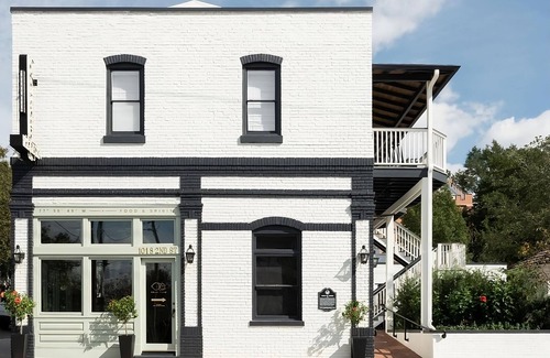 Wilmington Historic District Apartment | Stylish and Comfortable Stay! Pet-friendly, Pool, Near City Stage Theatre