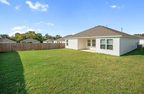 Broken Arrow House | Stylish and Luxuriously Furnished 3BedRoom Getaway