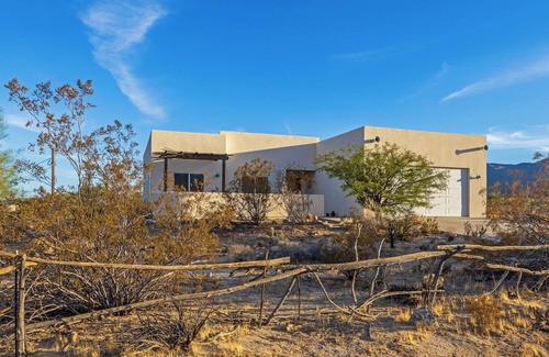 Borrego Springs House | Stylish and Private Adobe Retreat with Views in Borrego Springs/Anza Borrego
