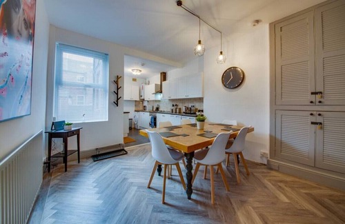 Sheffield House | ★ Stylish and Sophisticated 3 Bedroom House ★