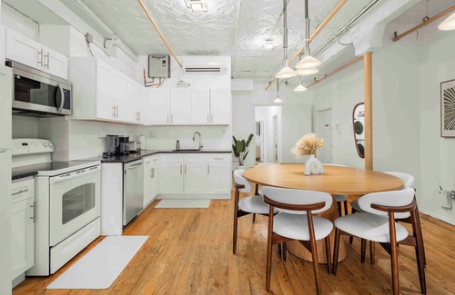 Hiler Apartment | Stylish and Spacious/3 BDR Unit in Dumbo NYC