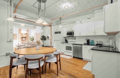 Hiler Apartment | Stylish and Spacious/3 BDR Unit in Dumbo NYC