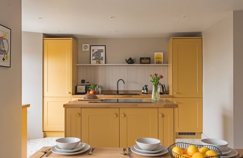 Deal House | Stylish and spacious coastal retreat with sea views