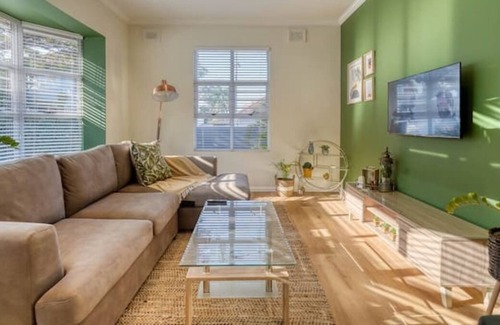 Windermere Condo | Stylish and Spacious 3 Sleeper Apartment with Pool