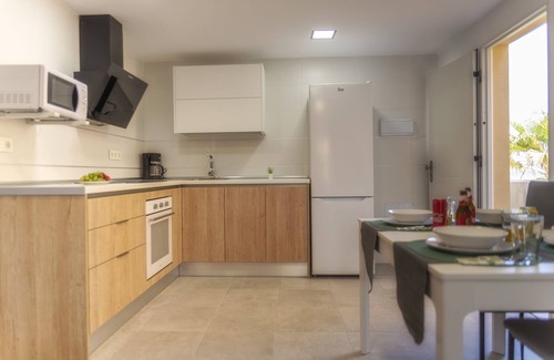 Roquetas de Mar Apartment | Stylish Apartments DON PACO 1st Sea Line [Wifi-100Mbps, AA, Swimming Pool, Parking].