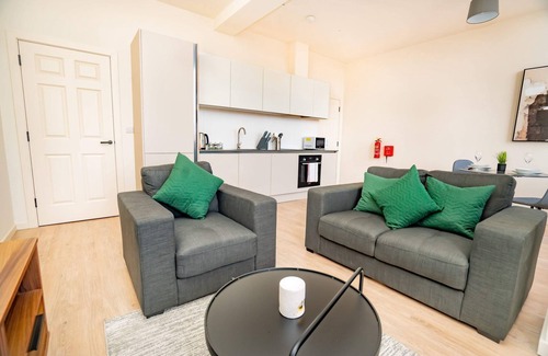 Newark Apartment | Stylish Apartment in the Heart of Newark
