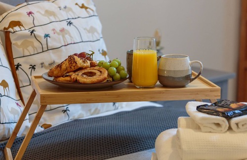 Newington Apartment | Stylish apartment at the edge of Meadows Park