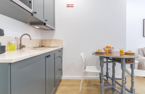 Santo Condestavel Apartment | Stylish Apartment Campo Ourique