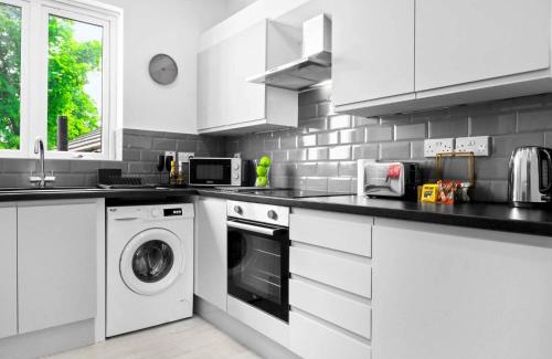 Edgbaston Apartment | Stylish Apartment - High Speed Internet & Free Netflix - Near City Centre - 2MR