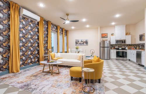 Downtown Apartment | Stylish Apartment in Downtown Bryan