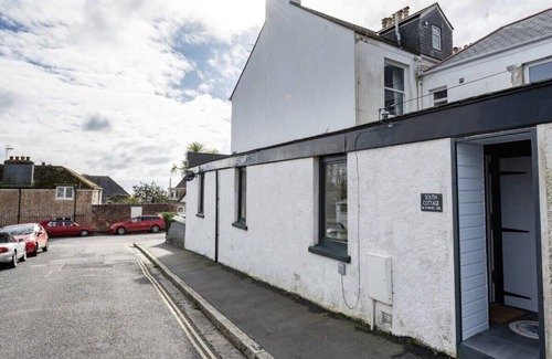 Maenporth Apartment | Stylish Apartment in Falmouth, nr Seafront