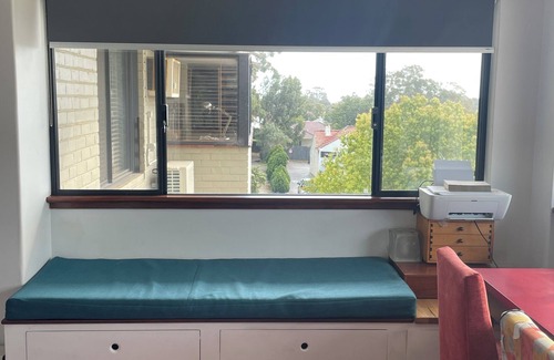 Floreat Apartment | Stylish apartment in small complex. Close to the city, beach and parks.