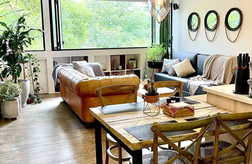 Las Lomas I Apartment | Stylish apartment in the best location!