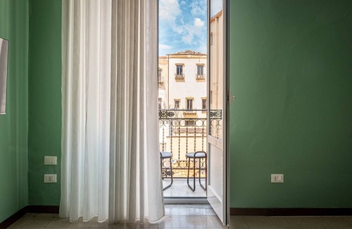Kalsa Apartment | Stylish Apartment near Piazza Magione by Wonderful Italy