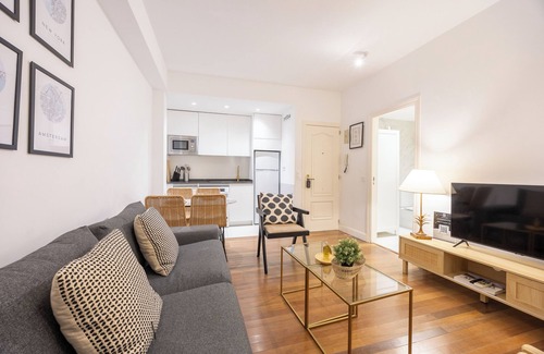 Barrio de La Latina Apartment | Stylish Apartment next to Royal Palace & La Latina