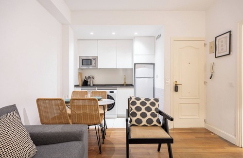 Barrio de La Latina Apartment | Stylish Apartment next to Royal Palace & La Latina