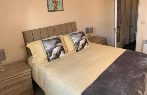 Alveley Apartment | Stylish apartment sleeps 6