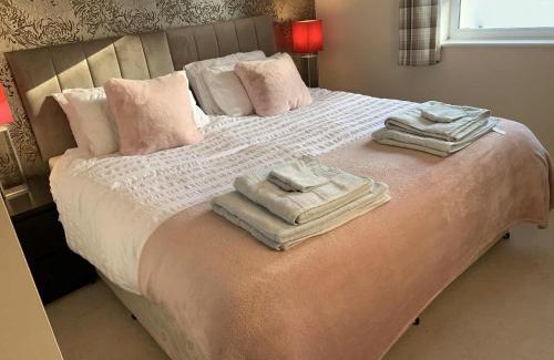 Alveley Apartment | Stylish apartment sleeps 6