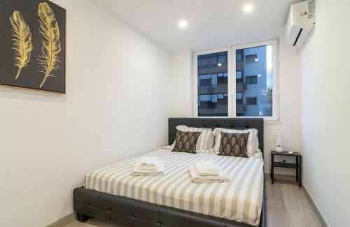 Paco De Arcos Apartment | Stylish Apartment W/River View by LovelyStay