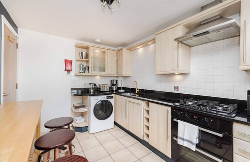 Old Town Apartment | Stylish Apartment with Balcony in Old Town