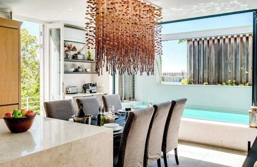 Cape Town City Centre Apartment | Stylish Apartment with Rooftop Deck and Pool 53 Napier