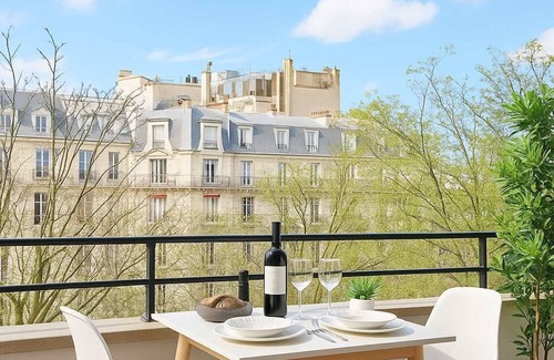 16th Arrondissement Apartment | Stylish Apartment with Balcony + Lift in Paris