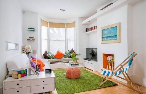 Shepherd's Bush Apartment | Stylish apartment with two beds in Shepherd’s Bush
