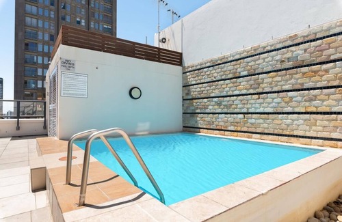 Cape Town City Centre Apartment | Stylish Apartment with Rooftop Pool & City Views
