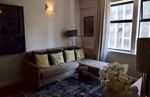 Cape Town City Centre Apartment | Stylish Apartment with Rooftop Pool & City Views