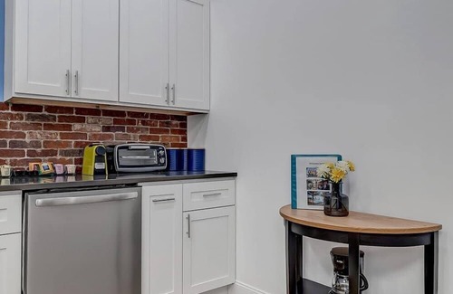 Springfield Apartment | Stylish Apartments Perfect for Relaxation!