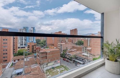 Laureles - Estadio Apartment | Stylish apt 9th floor w/AC near 2nd Park Laureles