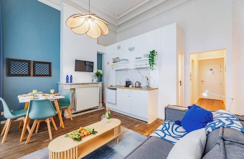 Lower Town Apartment | Stylish Apt Near Grand Place