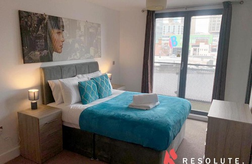 Theatreland Birmingham Apartment | Stylish Arcadian Centre - One Bedroom - Large Balcony - Bullring Shopping
