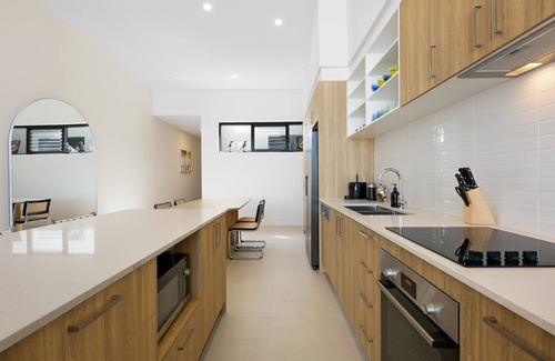 Bogangar Apartment | Stylish Beachside 1-Bed with Balcony & Ocean Views