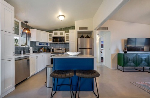 Casas Adobes House | Stylish/Big Yard/Grill/3 BR 2 BA/Carport