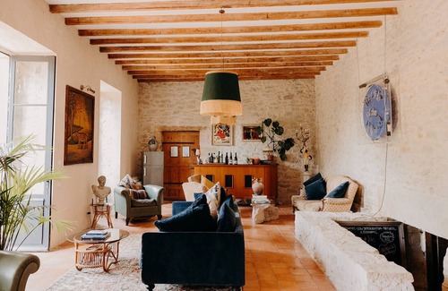 Saint-Martin-Petit House | Stylish Boho Country Manor House, Total Relaxation and Luxury in Wine Country