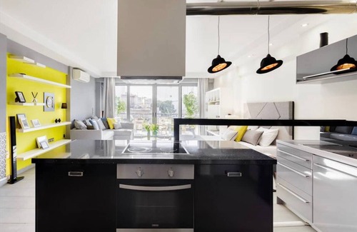 Gazi Apartment | Stylish Boutique Loft With Private Balcony