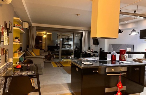 Gazi Apartment | Stylish Boutique Loft With Private Balcony