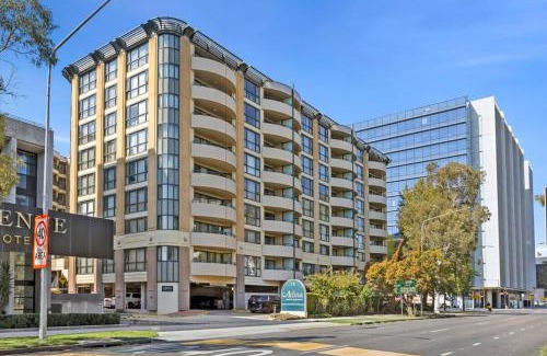 Canberra City Centre Apartment | Stylish Braddon Retreat 2Bedroom Free Parking & Pool