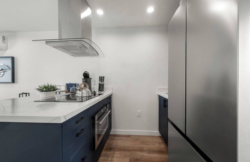 Reseda House | Stylish Brand New ADU in Reseda 1 bedroom 1 bath with A/C